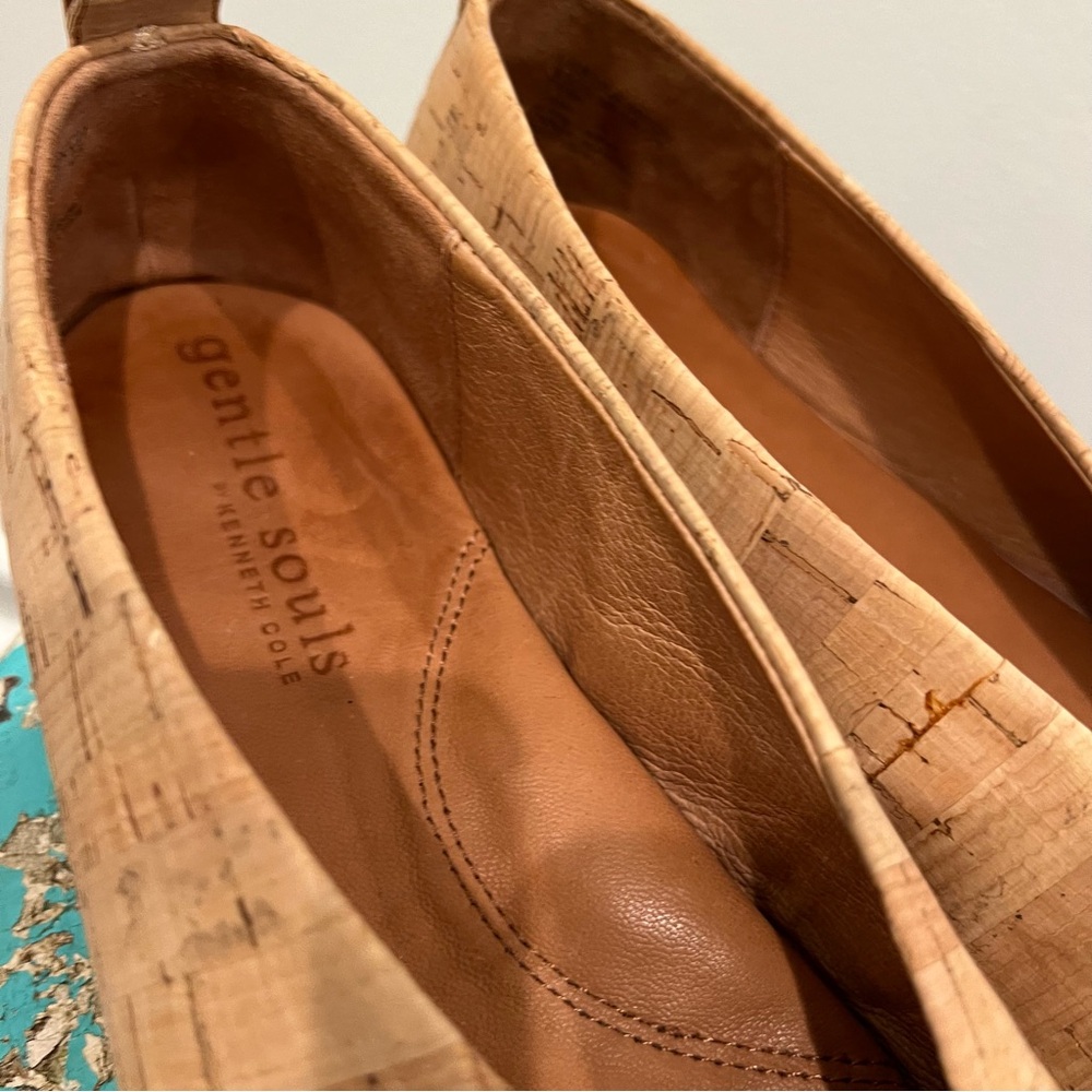 Gentle Souls Tan Flats - Picture 9 of 12